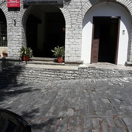 Tina'S Apartment Gjirokastër 外观 照片